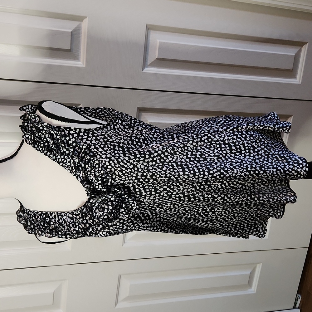 Spense, Excellent condition,  Women's Top,  Black, White,  Brown,  Sleeveless